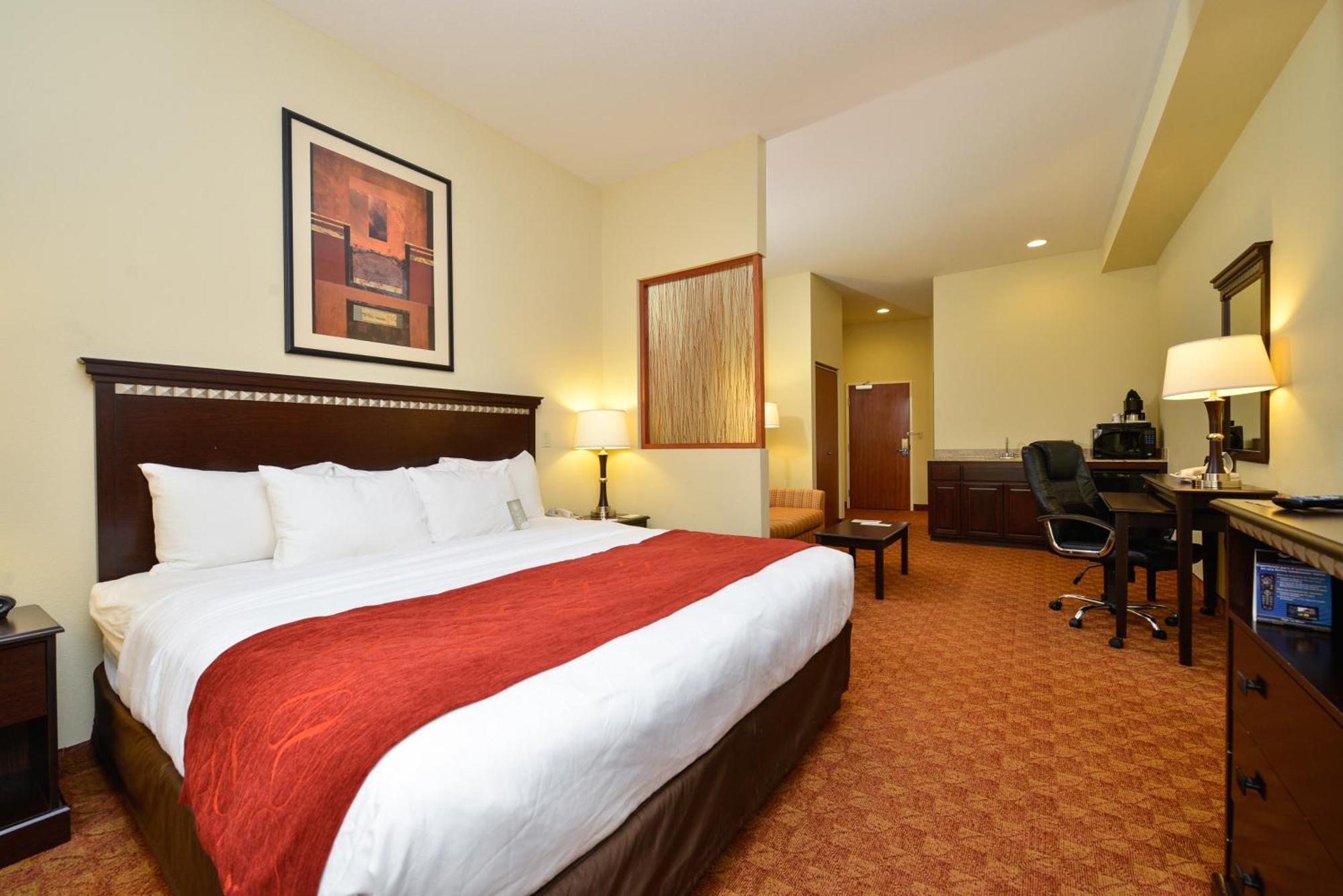 Comfort Suites Юджин Экстерьер фото